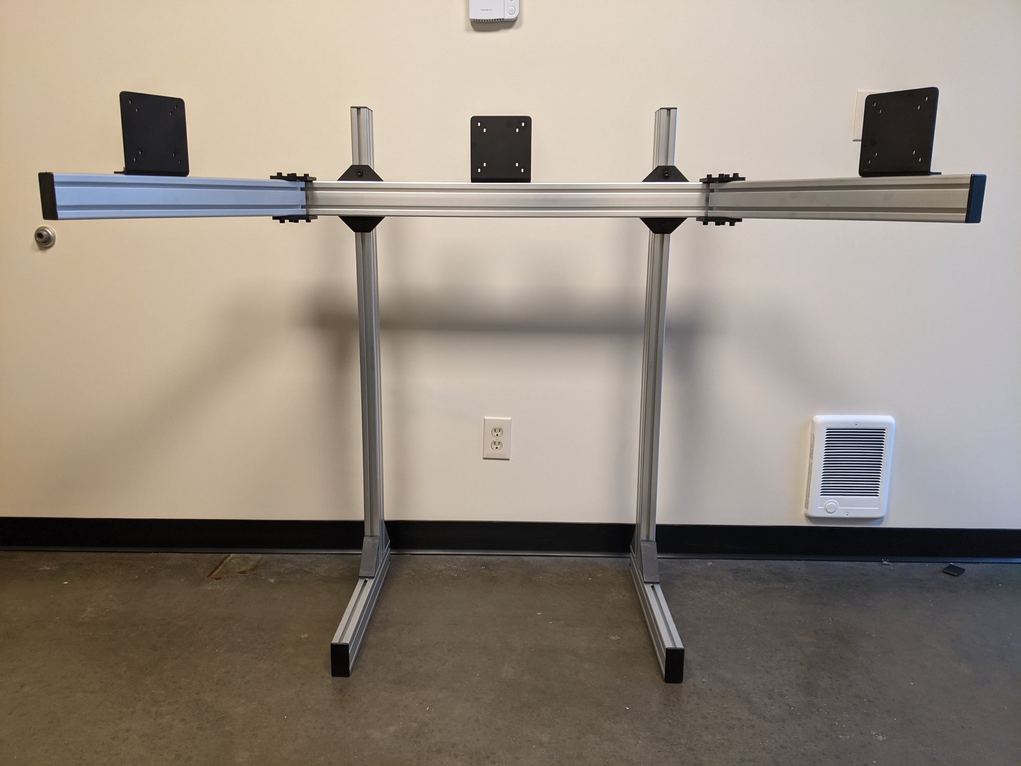 Monitors Stands – RigMetal